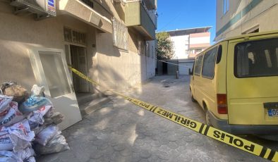 Çamaşır asarken dengesini yitirdi, 5'inci kattan düştü